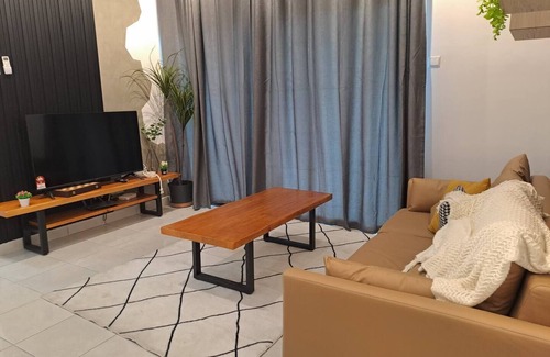Nilai Apartment | Youth City Residence/2 Room/KLIA/Nilai/Pool