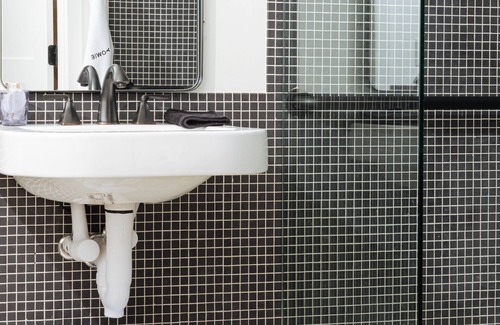 Queen Village Apartment | Yowie - Suite 101 Accessible Hideaway Studio