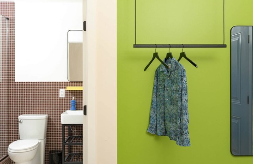 Queen Village Apartment | Yowie - Suite 205 Queen Studio