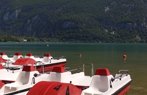 Novalaise RV Rental | Yssyk koul-Pitch-Large-Communal washrooms