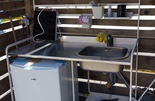 Novalaise RV Rental | Yssyk koul-Pitch-Large-Communal washrooms