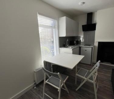St Albans Apartment | YUGOGO 37 London Road - Studio