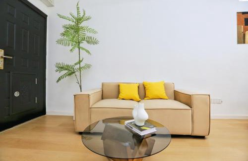 Huaihai Road Commercial Area Apartment | YunXi