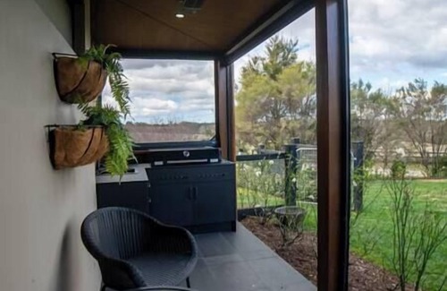 Exeter House | 'Yuruga'- Relaxed Southern Highlands Vineyard Stay