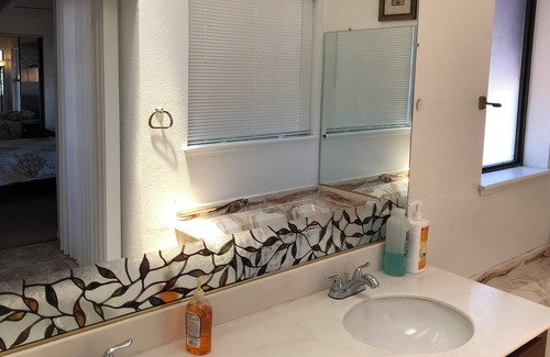 Canyon Gate House | z cozy two bedroom 2 bathroom condo