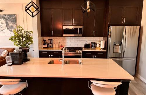 Calgary House | Z Family Homestay