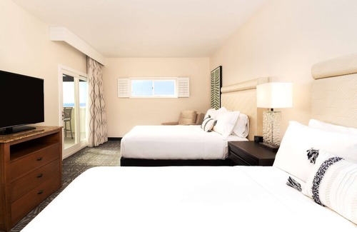Oxnard Shores Resort | Zachari Dunes on Mandalay Beach, Curio Collection by Hilton