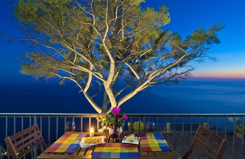 Agerola Apartment | Zaffiro apartment with panoramic sea view between Amalfi and Positano