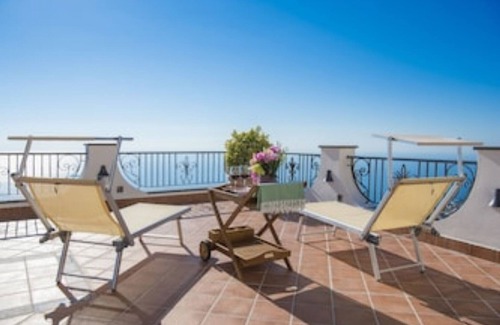 Agerola Apartment | Zaffiro apartment with panoramic sea view between Amalfi and Positano