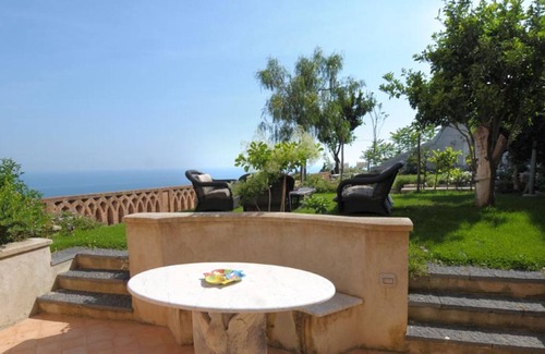 Pogerola Apartment | Zaffiro, Exclusive Apartment in Amalfi, close to beach and private garden