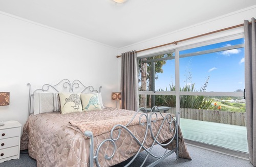 Bethlehem House | Zalonyika NZ - Tauranga Holiday Home