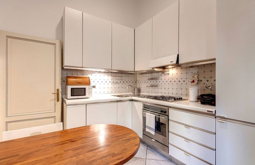 San Lorenzo Apartment | Zarina Premium Apartment