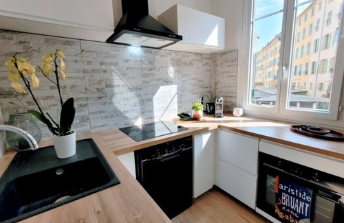 Quartier du Port Apartment | Ze Perfect Place - Comfortable 2 Bedroom Apartment - Asc - Port - Garibaldi