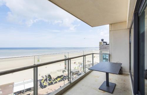 Blankenberge Apartment | Zeedijk Gem w Sea View