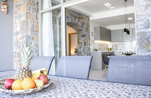 Kokkini Chani Apartment | Zen Beachfront Apartment