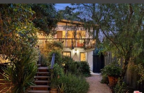 Fernwood House | Zen Birds Nest of Topanga Boho Chic with Epic Deck