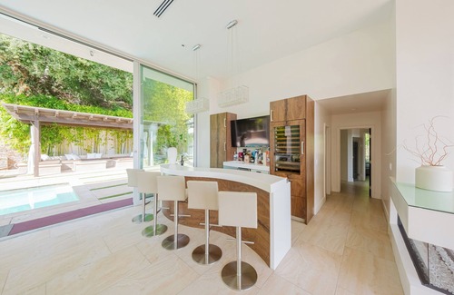 Beverly Hills House | Zen Estate - Luxurious 5BR Beverly Hills Sanctuary with Pool & Canyon Views