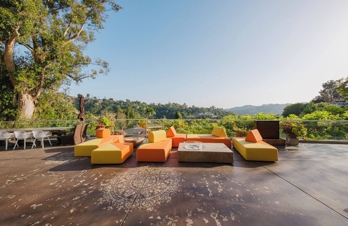 Beverly Hills House | Zen Estate - Luxurious 5BR Beverly Hills Sanctuary with Pool & Canyon Views