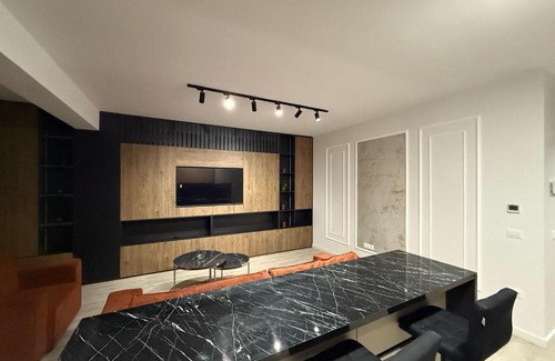 Iasi Apartment | Zen Hideaway Near Mall Moldova and Center