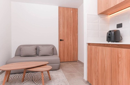San Diego Apartment | Zen Meets Hustle - 1BR Apt w/Jacuzzi & Cowork