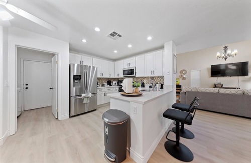 Spring Valley House | Zen- newly remodeled in the HEART of Las Vegas