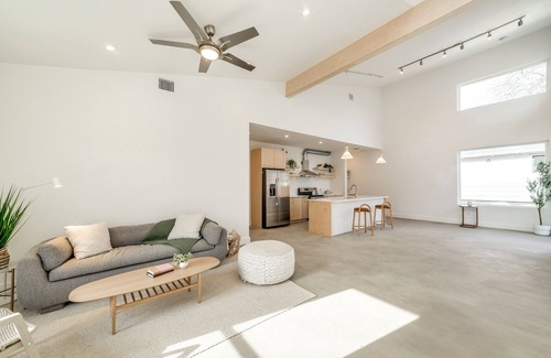 Georgian Acres House | Zen Retreat - 2 Houses in Central Austin