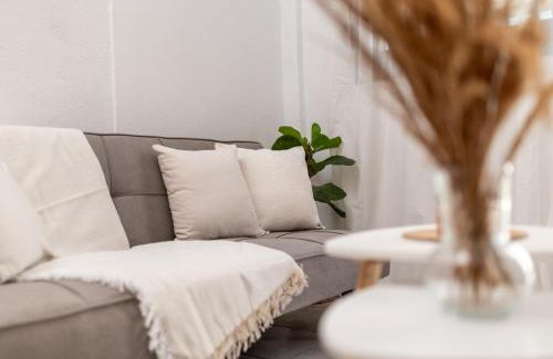 Polichrono Apartment | Zendaya studios