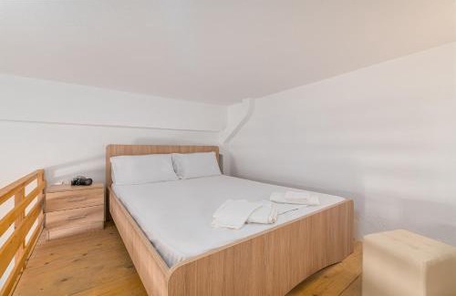 Polichrono Apartment | Zendaya studios