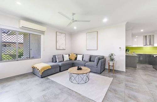 Muirhead House | Zenhouse Harmony: Modern Home ~ Near CDU/Hospital