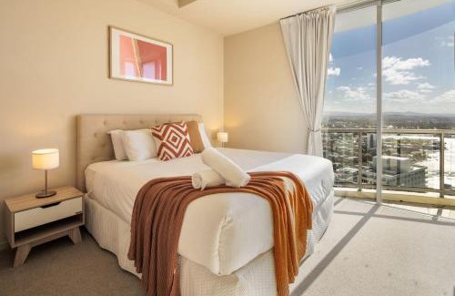 Surfers Paradise Apartment | Zenith Shore - Resort Living above Surfers Paradise