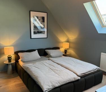 Augustenstraße Apartment | Zentrales Dachgeschoss-Apartment Augustenstraße