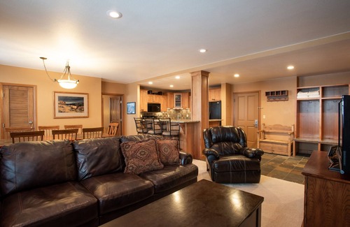 Winter Park Condo | Zephyr Mountain Lodge, Condo | 2 Bedroom Ski-Slope View (Premium-Rated Condo 1223)
