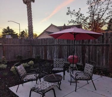 Modesto Apartment | Zesty Studio & Pet Friendly Yard