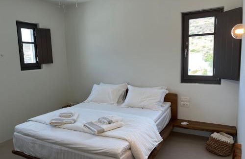 Alopronia Apartment | ZETINE SUITES SIKINOs