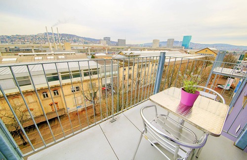 Center Apartment | ZH Indigo - Letzigrund HITrental Apartment