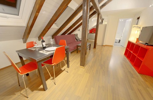 Oerlikon Apartment | ZH Strawberry - Oerlikon Hitrental Apartment