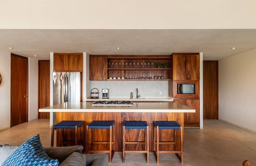 Ixtapa Villa | Zihuatanejo's Hidden Gem – 4BR Beach Penthouse