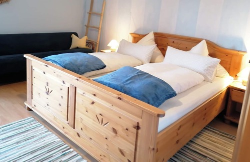 Hoslwang Apartment | Zimmer Himmelsleiter, Ostseite mit Balkon, 2. Etage, 22 qm
