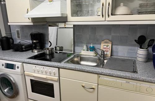 Hasenbergl-Lerchenau Ost House | Zimmer mit eigenem Bad und Küche in Reihenhaus