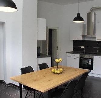 Kernstadt House | Zimmer mitten in der Stadt 400 Meter zum Bahnhof