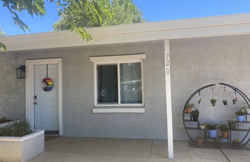 Lodi House | Zin & Zen Crescent Rental - your private oasis in the heart of Lodi wine tasting