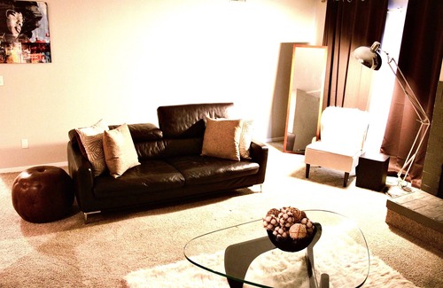 Chesterfield Condo | Zine Home (USA)