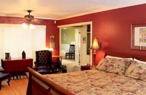 Sanger Apartment | Zinfandel Suite Sequoia View B&B