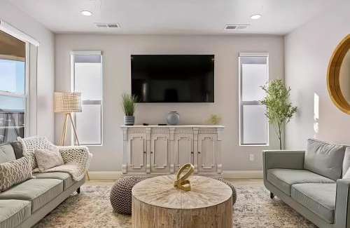 Washington House | Zion Comfort w Game Room Hot Tub Resort Pool