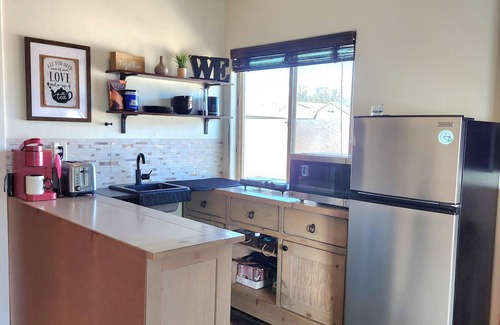Toquerville Apartment | Zion Hideaway Guesthouse - private garage!