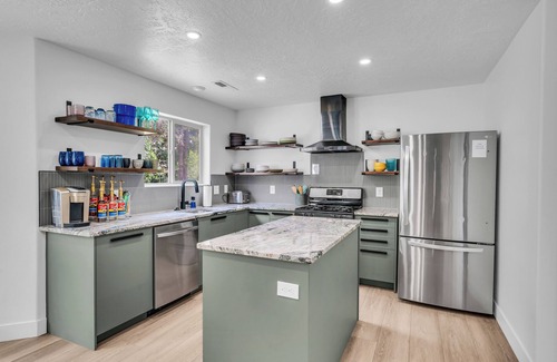 Glendale House | Zion Luxe Family Escape: HotTub, Games, Sleeps 14