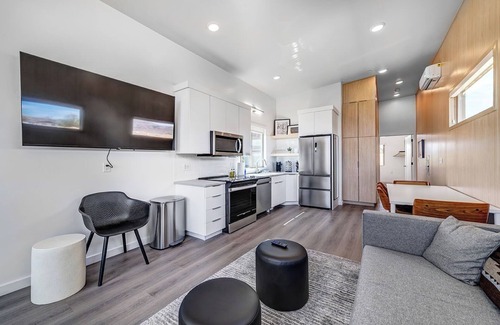Virgin House | Zion Retreat: ADA-Friendly Tiny Home w/King Bed, Full Kitchen & Kids Loft #18