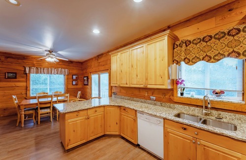 Zion National Park East Entrance House | Zion Views- Juniper Mesa Lodge + Resort Access