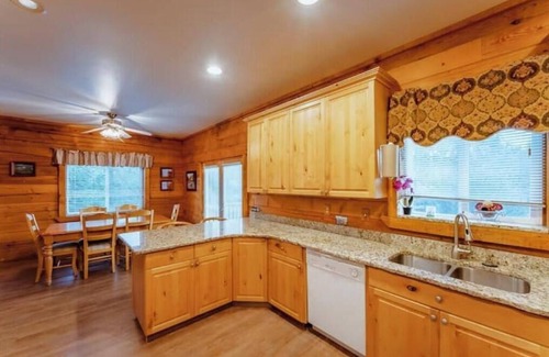 Zion National Park East Entrance House | Zion Views-Timber Ridge Lodge+ Resort Access
