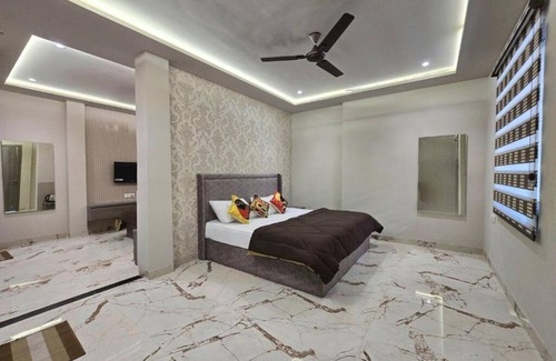 Agra House | Zipcode Stay ; Family Suite with Balconyn
